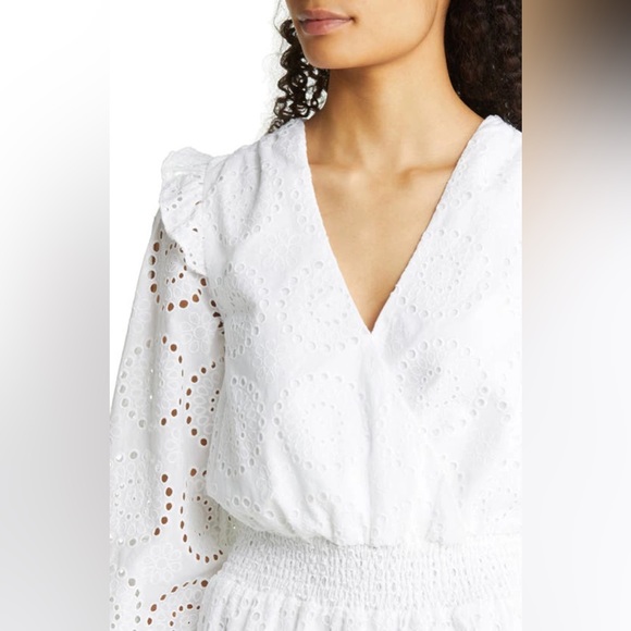 Lilly Pulitzer | Taviana Eyelet Dress - Resort White Circle Bloom Eyelet (4) - Picture 2 of 13